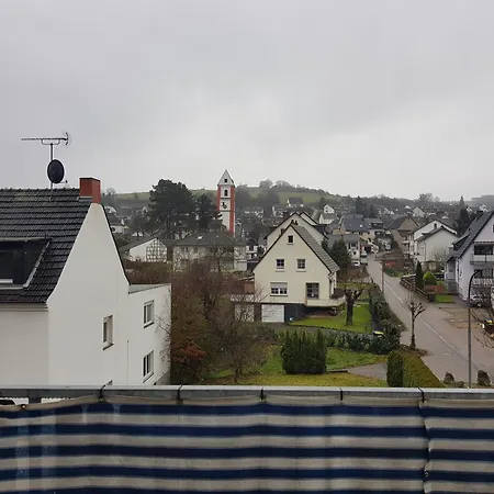 Stefanie Og *